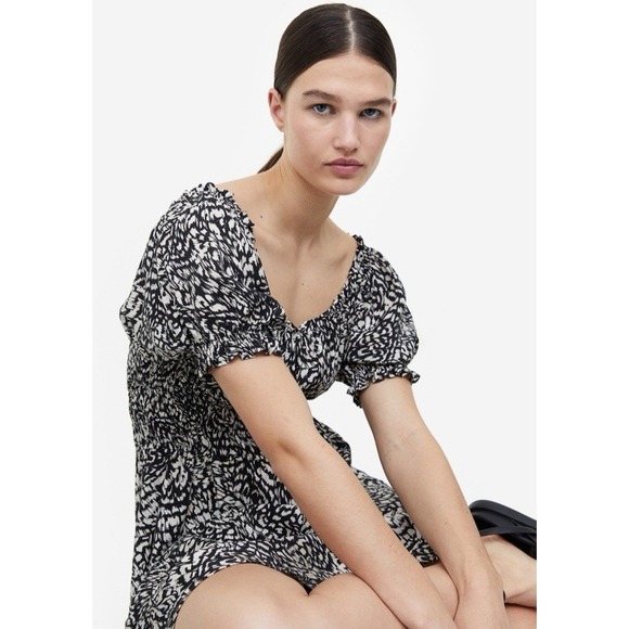 NWT H&M Dress Medium Black White Floral Print Puff Sleeve Off Shoulder Smocked - Picture 2 of 8